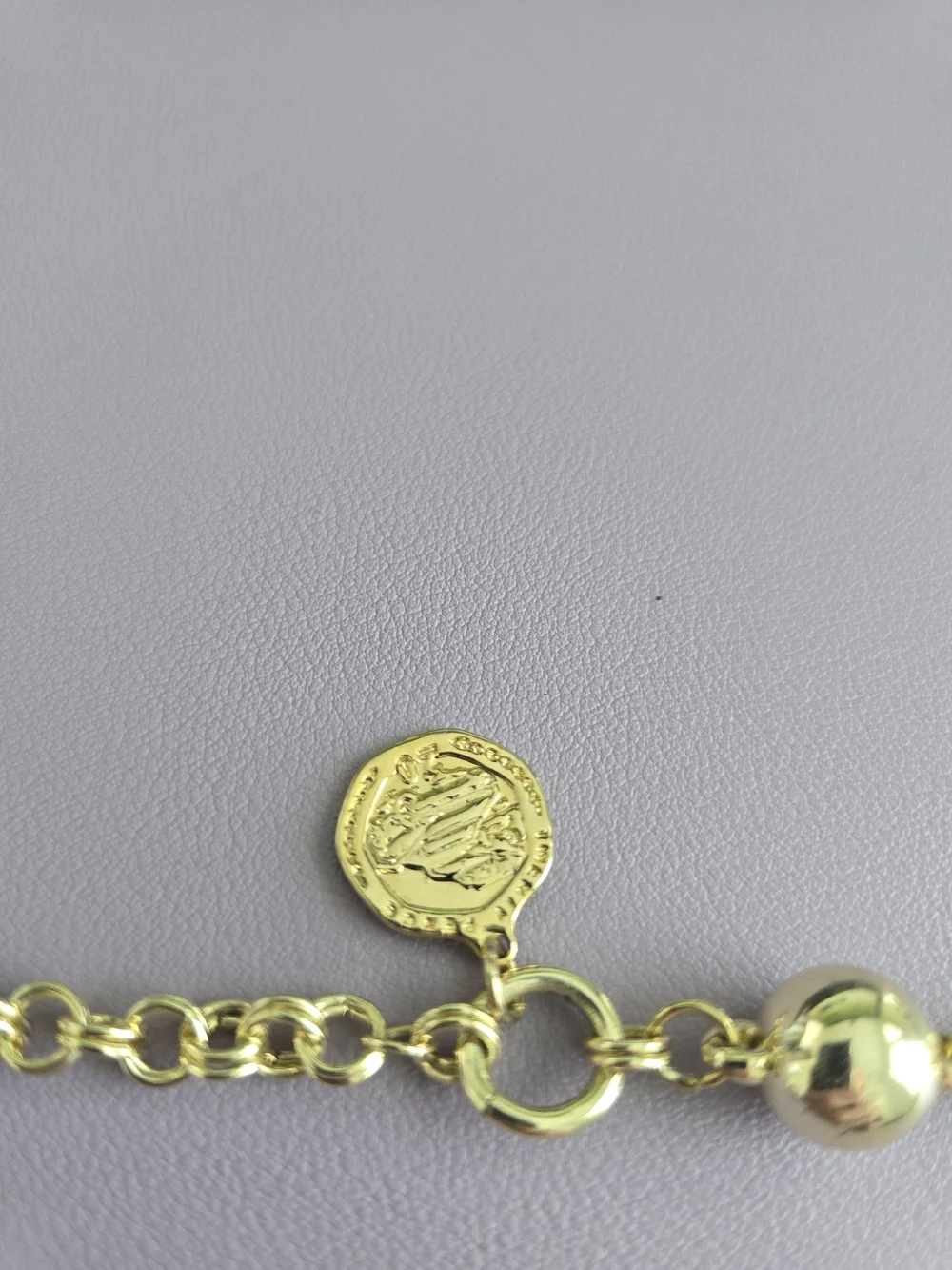 Gold Tone Chain Charm Bracelet with Hanging Coin, Like New! - Picture 5 of 8